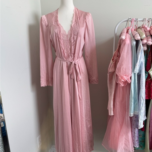 Vintage Pink Lace Robe & Slip Set 70s Satin Lingerie Peignoir Dressing Gown S/m - Picture 10 of 14